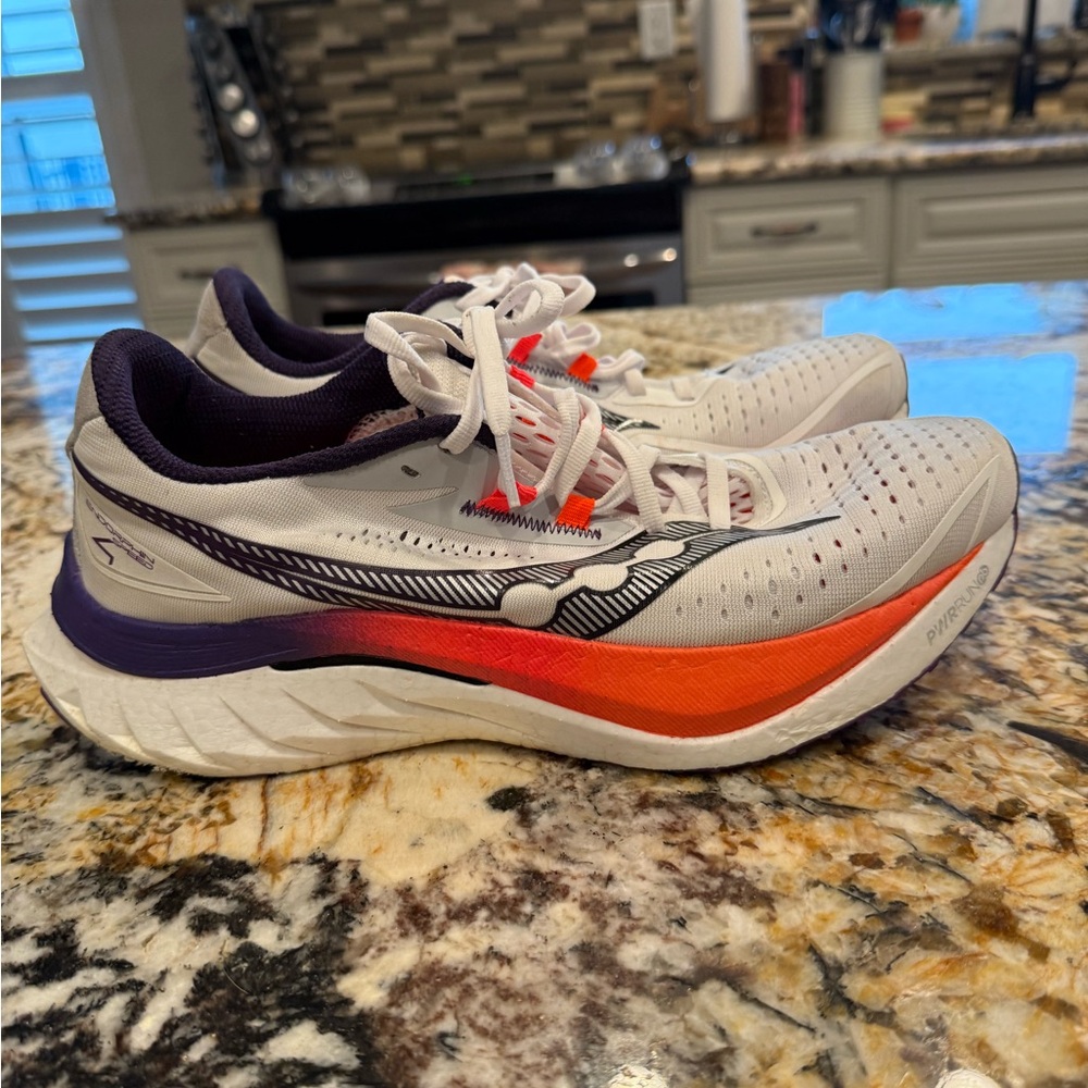 Saucony Endorphin Speed 4 men’s 9.5 white, orange & purple